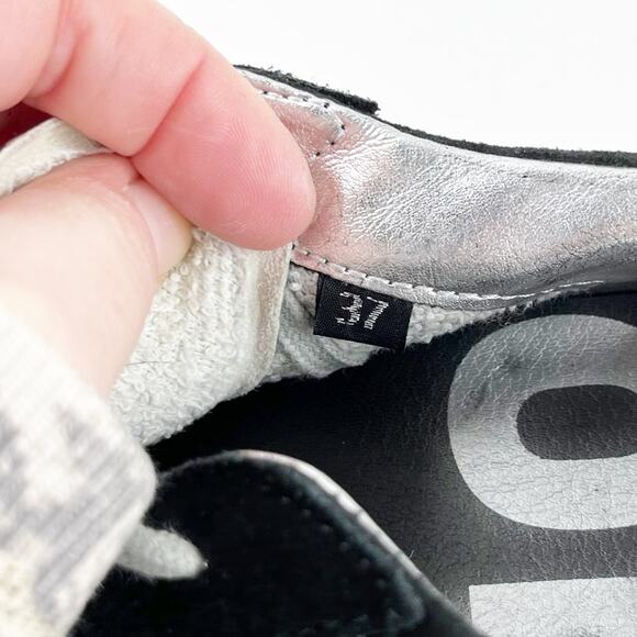 P448 John Low Top Lace Up Zebra Print Shoes Sneakers Black 7 - Picture 3 of 8